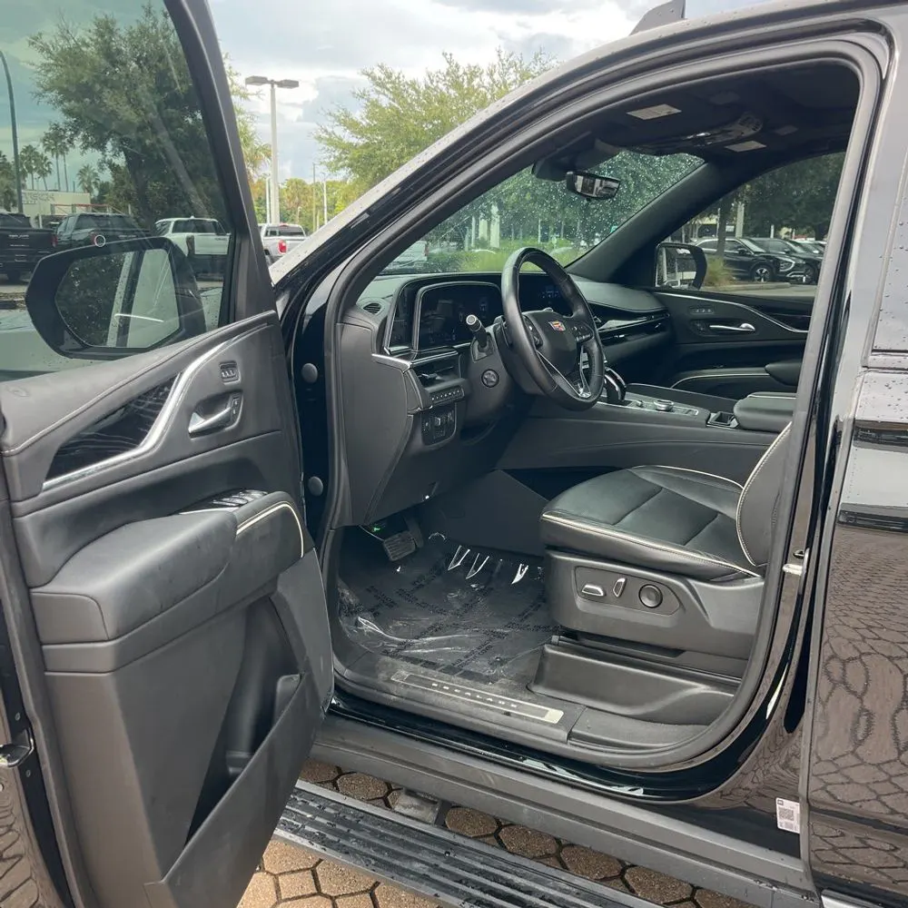 2023 Cadillac Escalade Sport