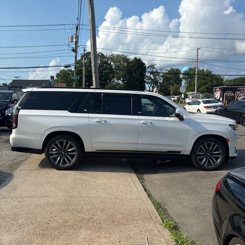 2022 Cadillac Escalade ESV Sport