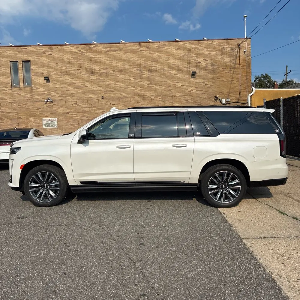 2022 Cadillac Escalade ESV Sport