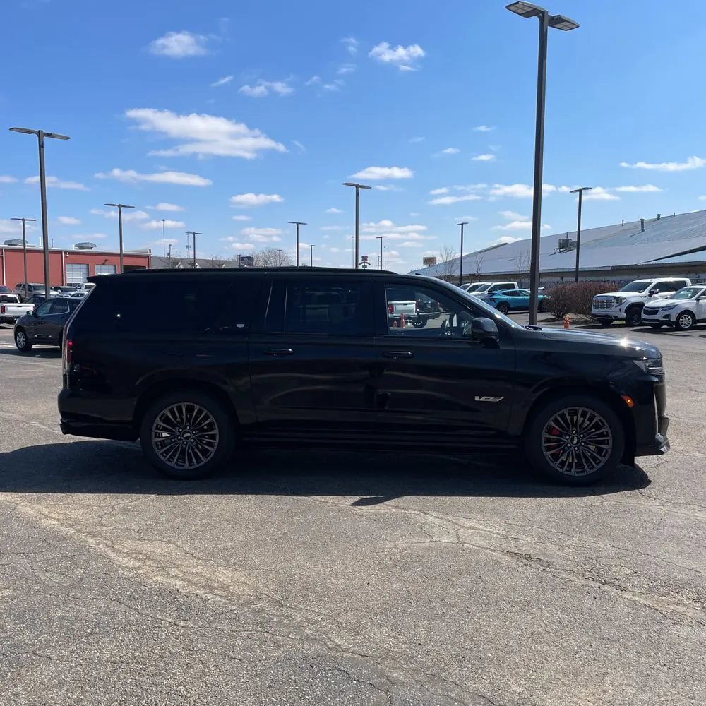 2023 Cadillac Escalade-V ESV Base
