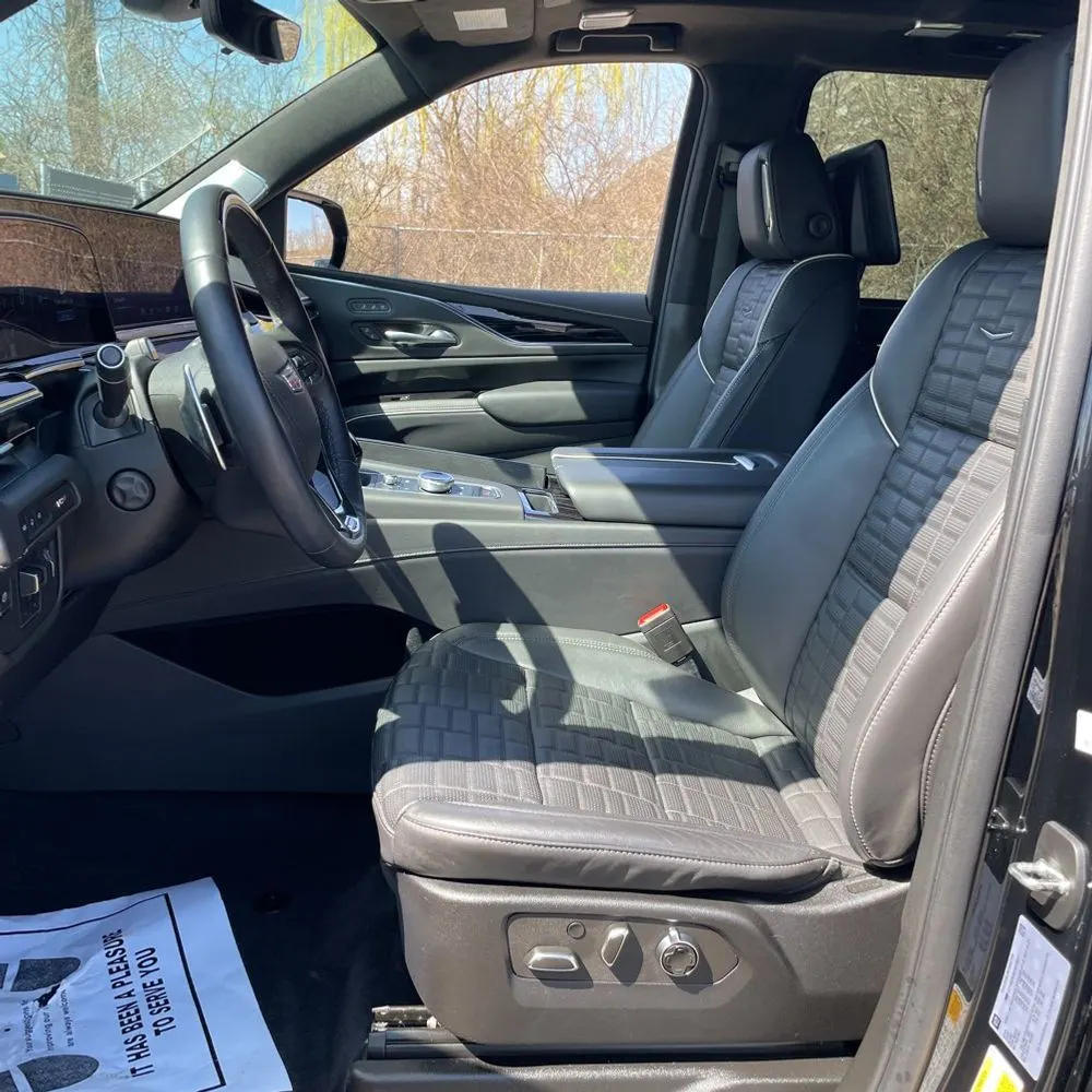 2023 Cadillac Escalade-V ESV Base