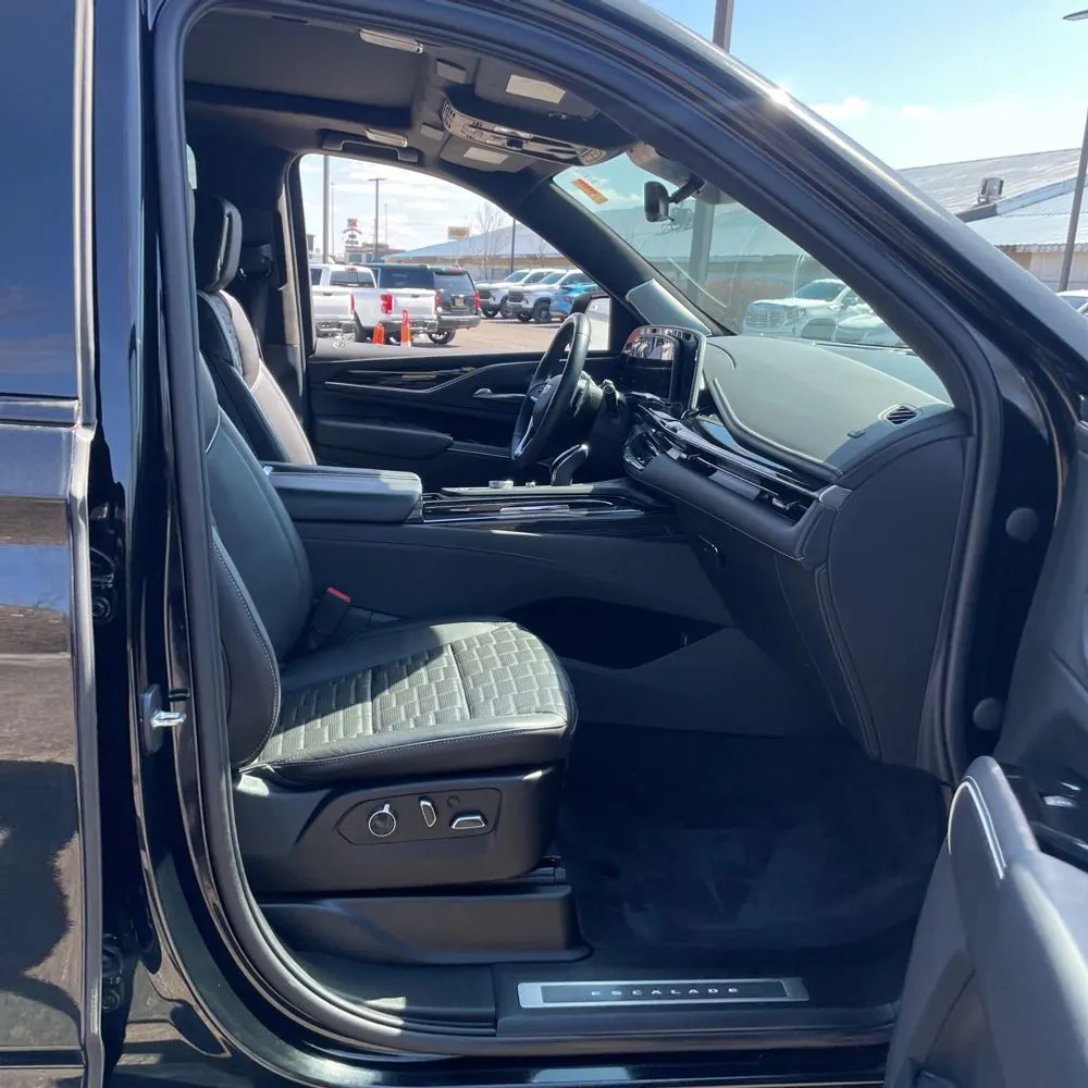 2023 Cadillac Escalade-V ESV Base