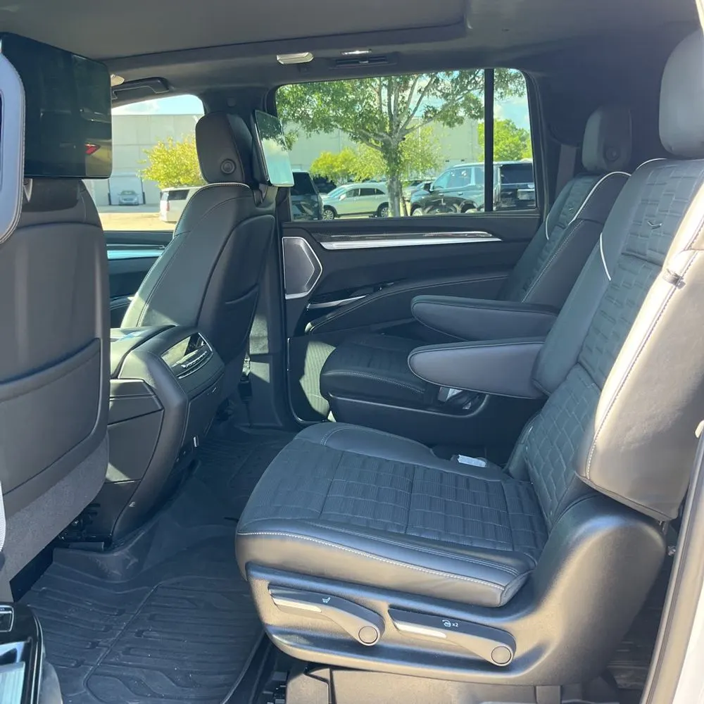 2025 Cadillac Escalade-V ESV