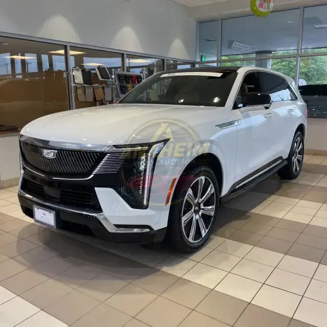 2025 Cadillac Escalade IQ Luxury 2