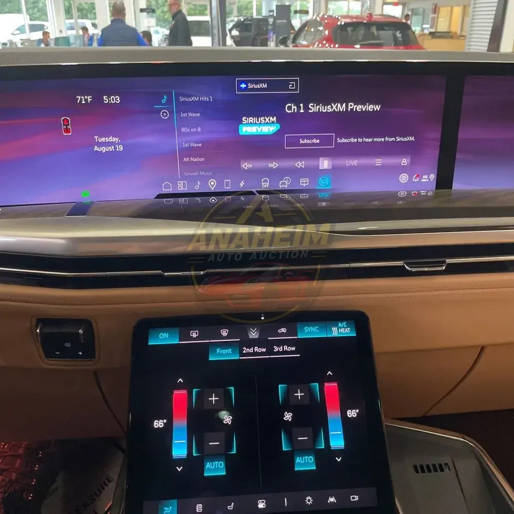 2025 Cadillac Escalade IQ Luxury 2