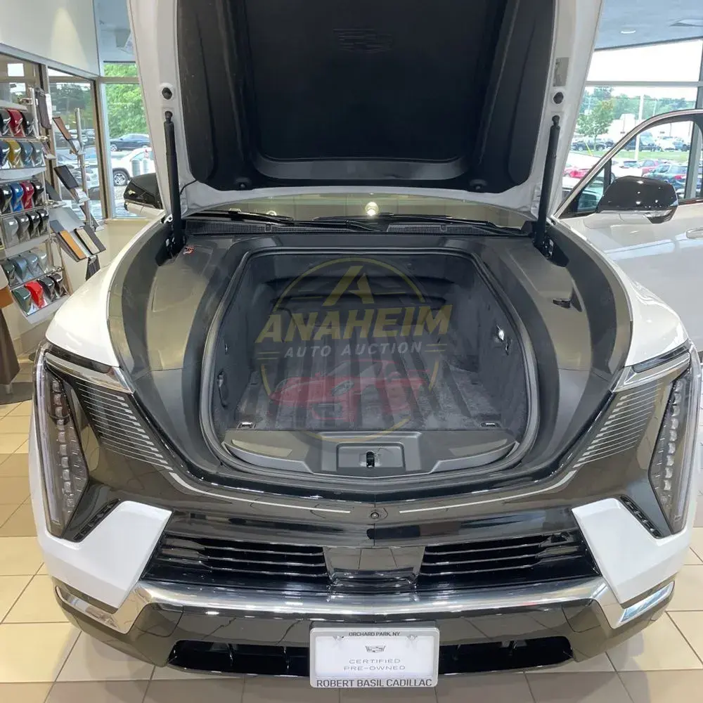 2025 Cadillac Escalade IQ Luxury 2
