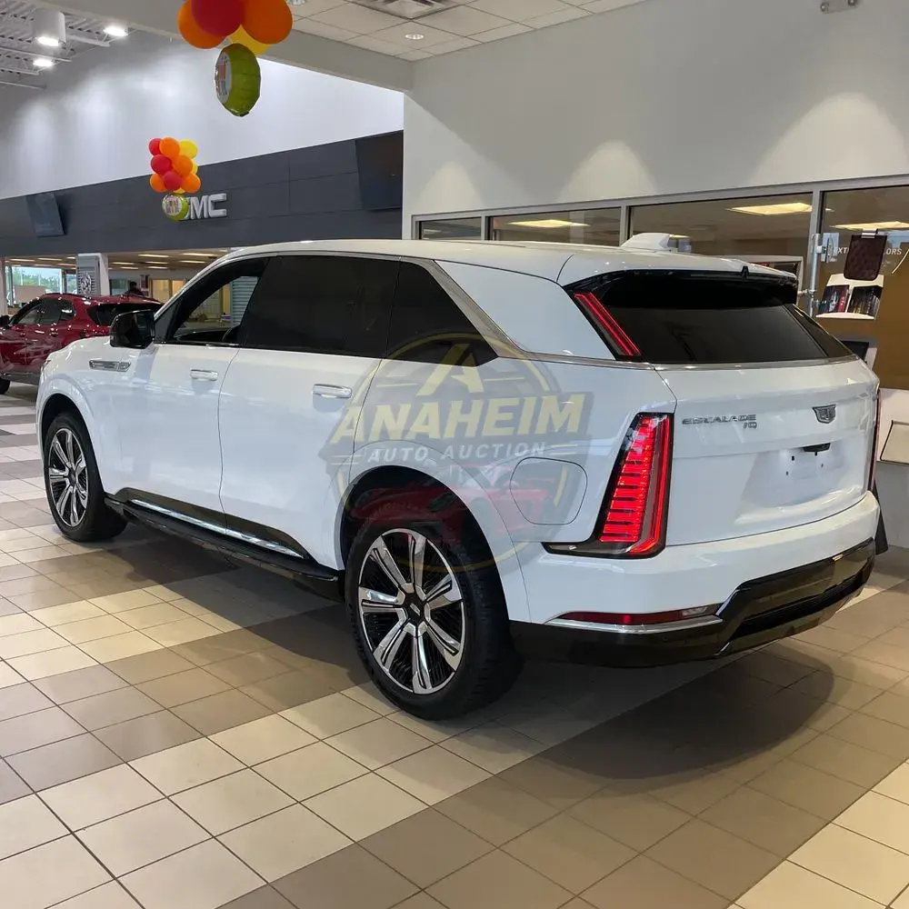 2025 Cadillac Escalade IQ Luxury 2