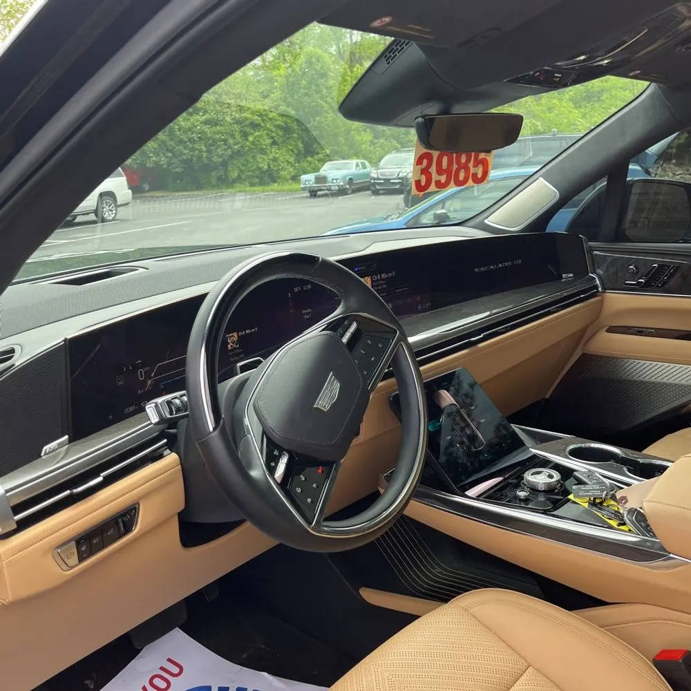2025 Cadillac Escalade IQ Sport 2