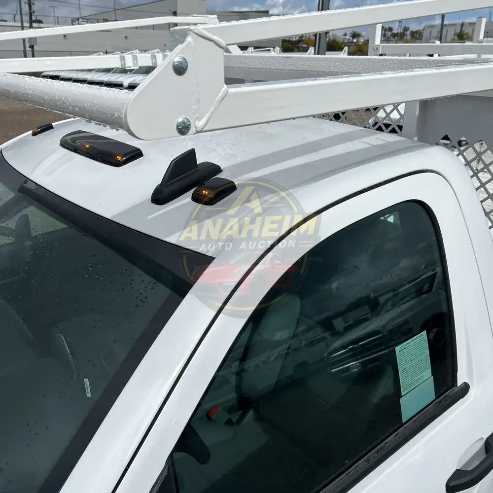 2023 Chevrolet Silverado 5500 W/T