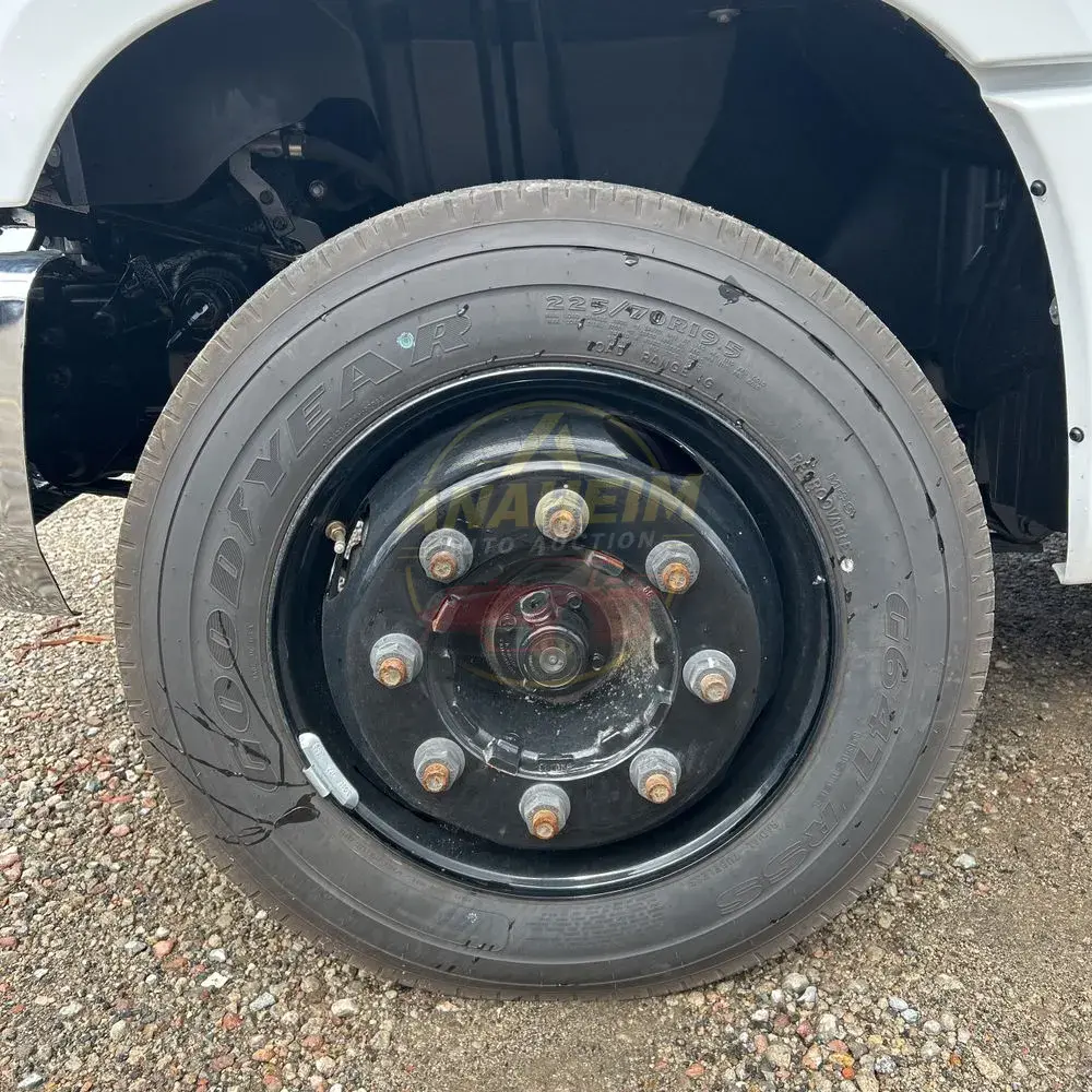 2023 Chevrolet Silverado 5500 W/T