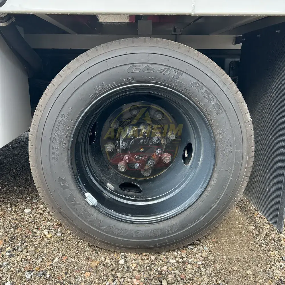 2023 Chevrolet Silverado 5500 W/T