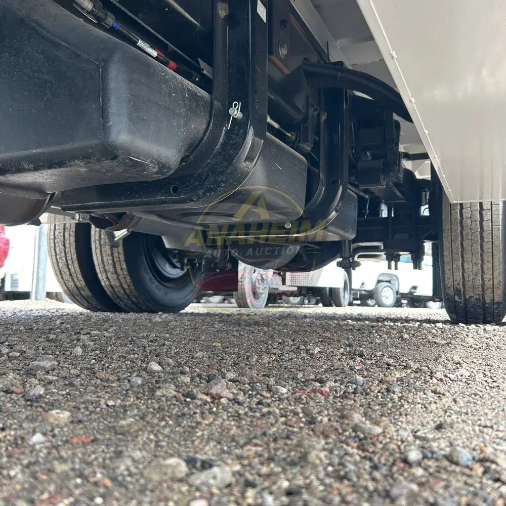 2023 Chevrolet Silverado 5500 W/T