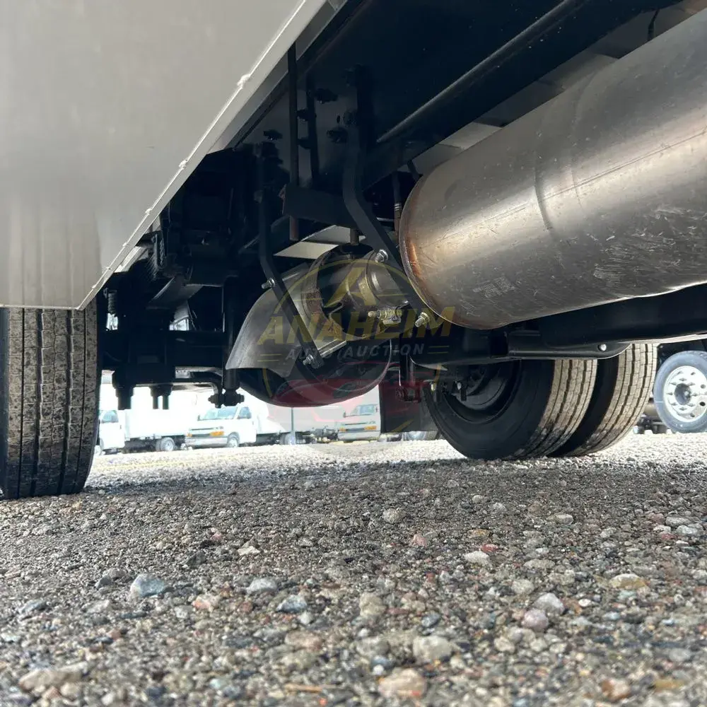 2023 Chevrolet Silverado 5500 W/T