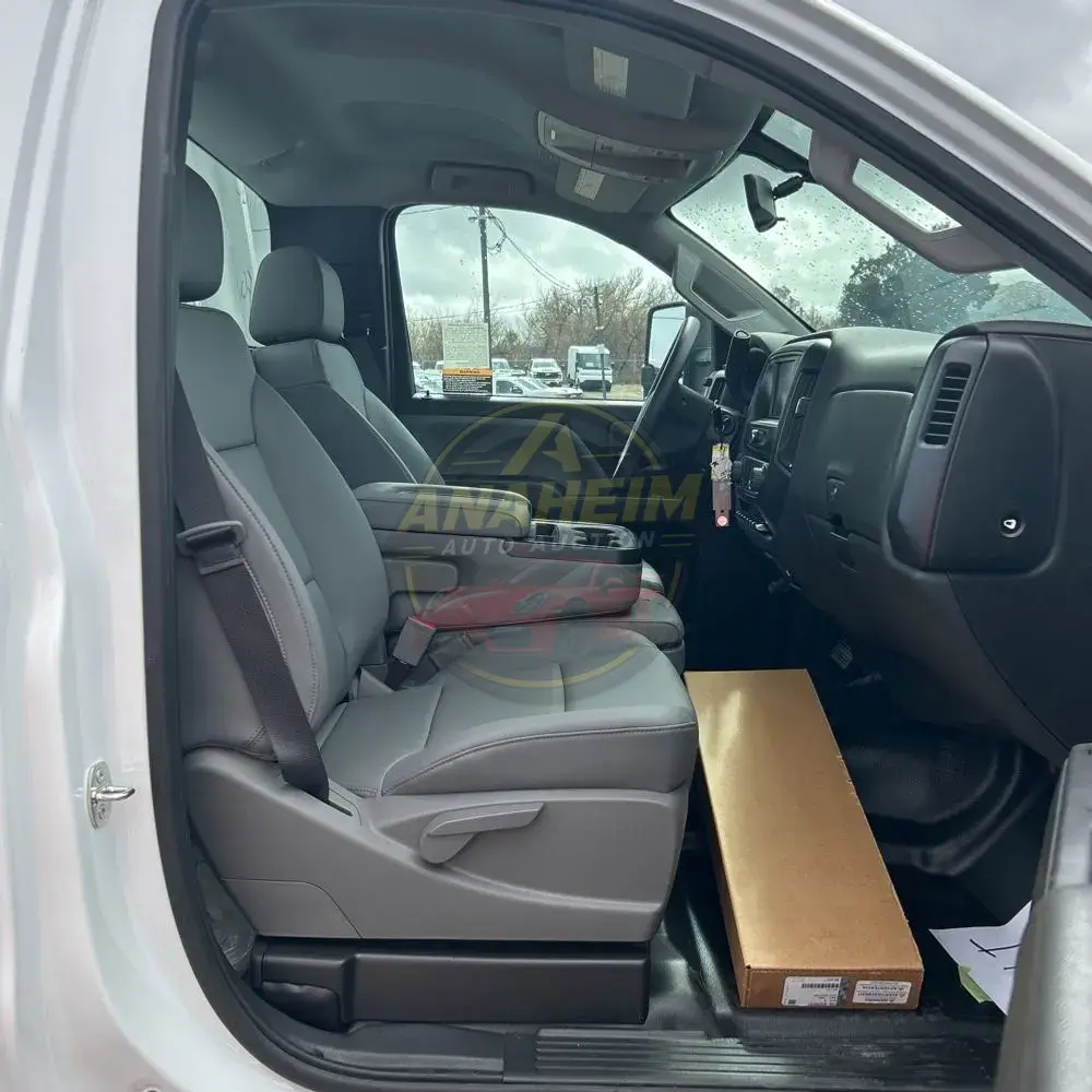 2023 Chevrolet Silverado 5500 W/T