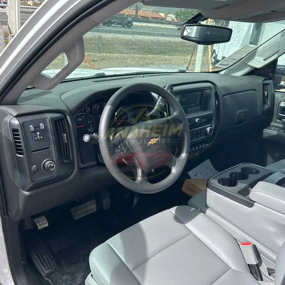 2023 Chevrolet Silverado 5500 W/T