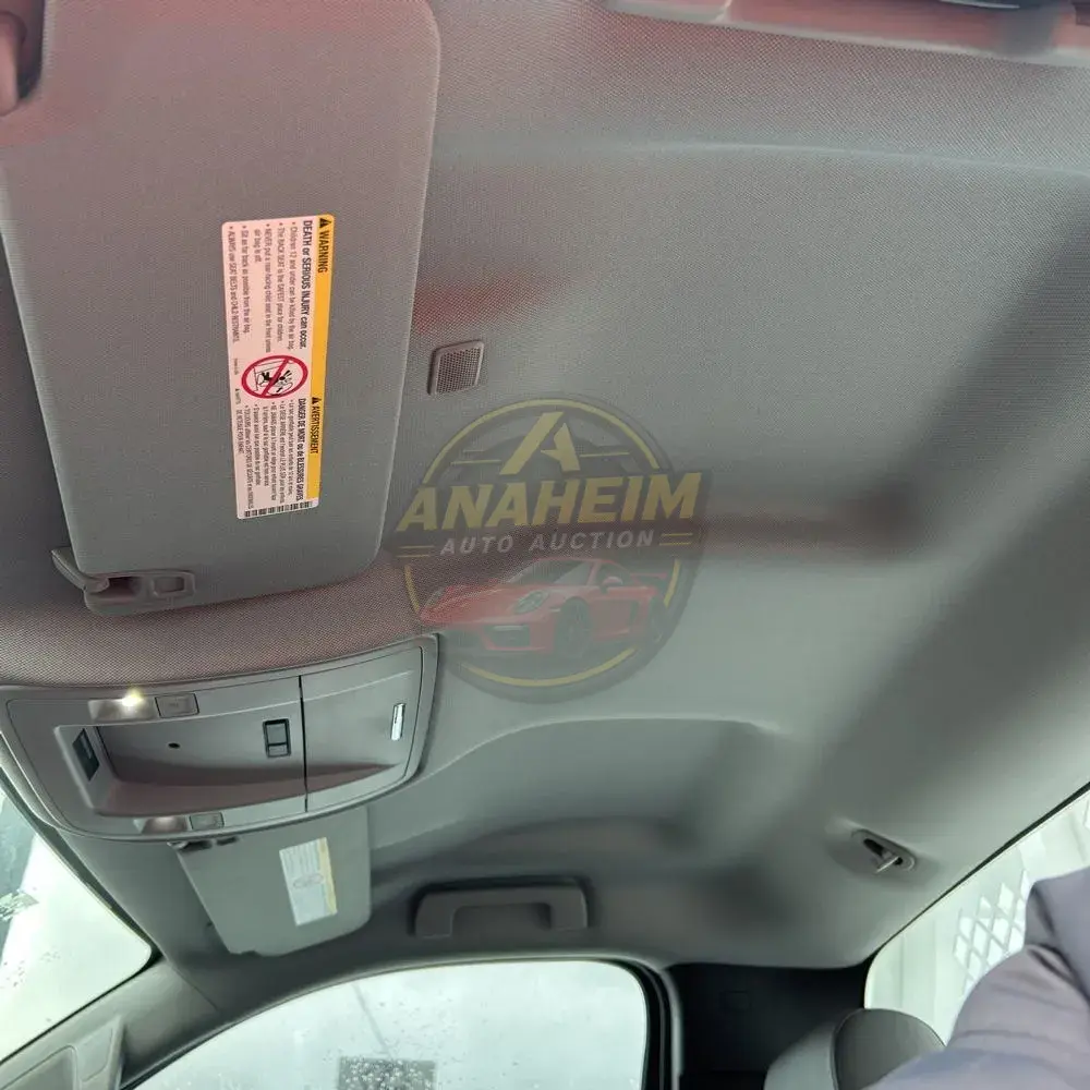 2023 Chevrolet Silverado 5500 W/T