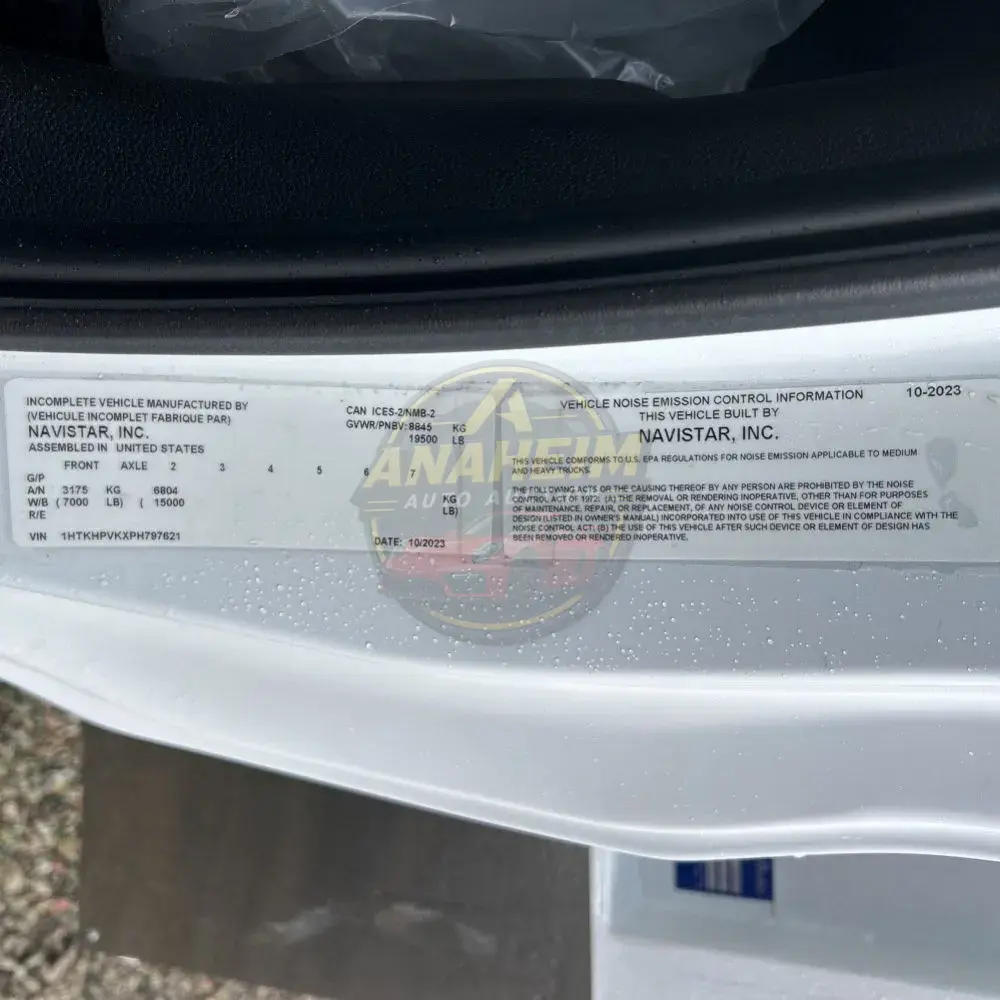 2023 Chevrolet Silverado 5500 W/T