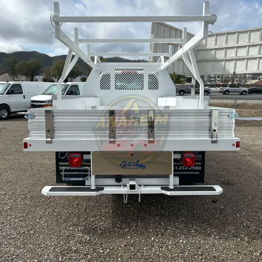 2023 Chevrolet Silverado 5500 W/T