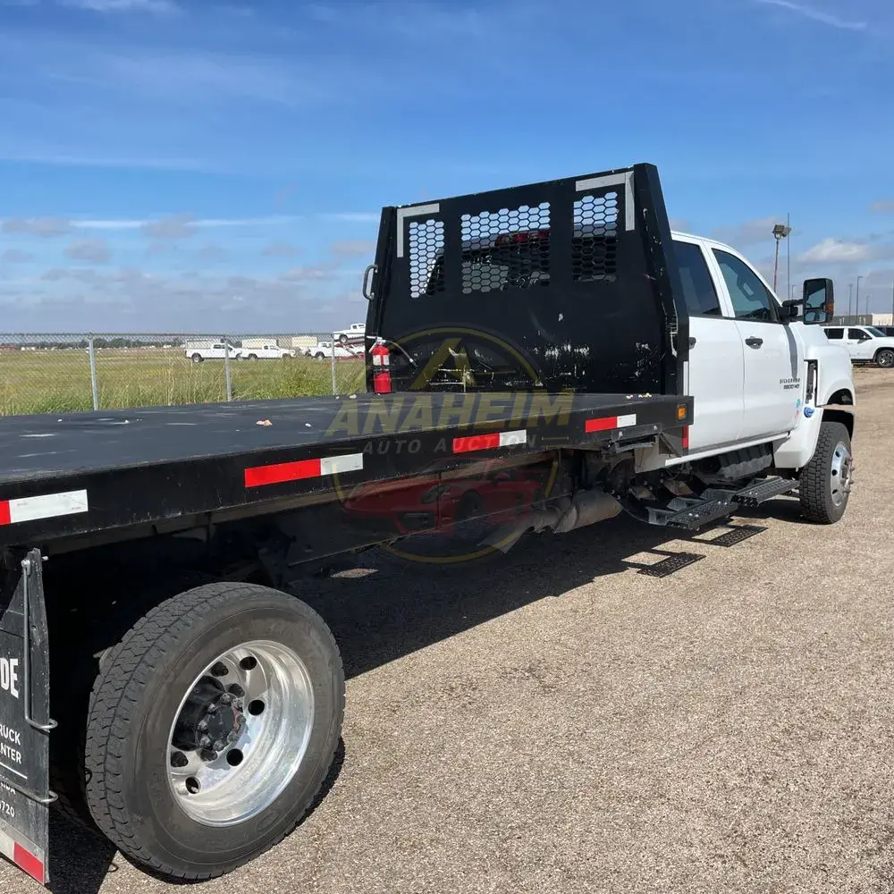 2023 Chevrolet Silverado 5500 W/T