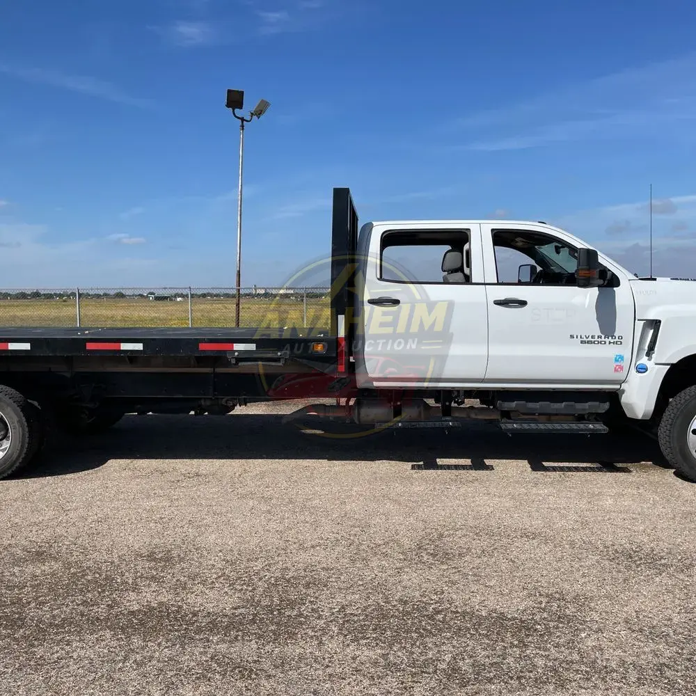 2023 Chevrolet Silverado 5500 W/T