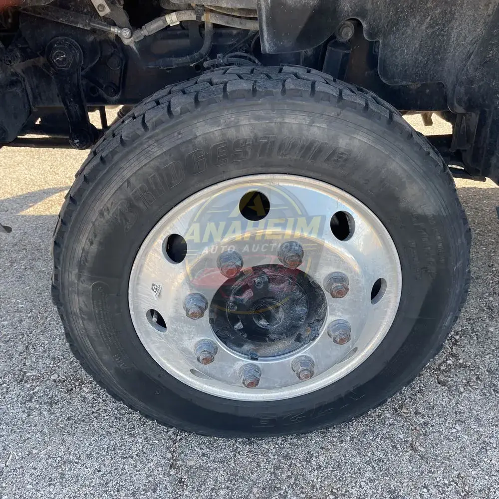 2023 Chevrolet Silverado 5500 W/T