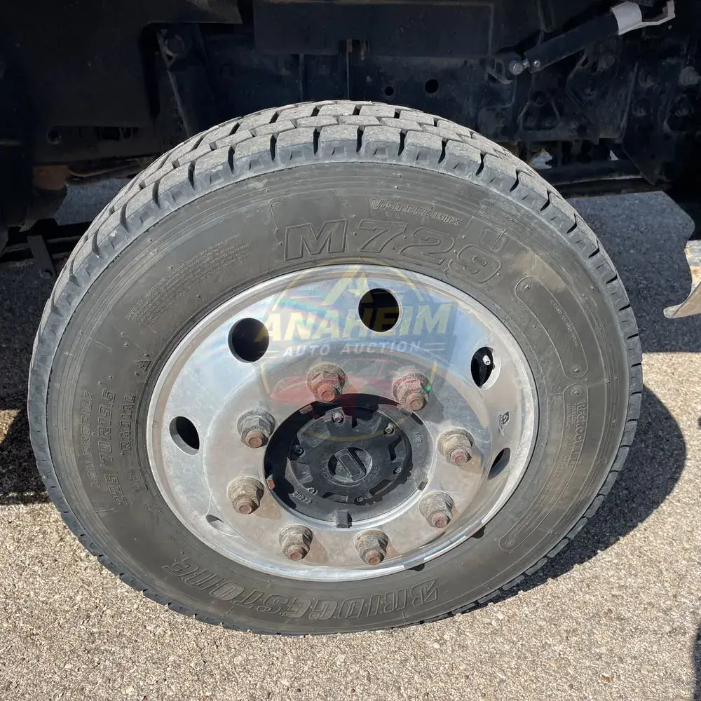 2023 Chevrolet Silverado 5500 W/T