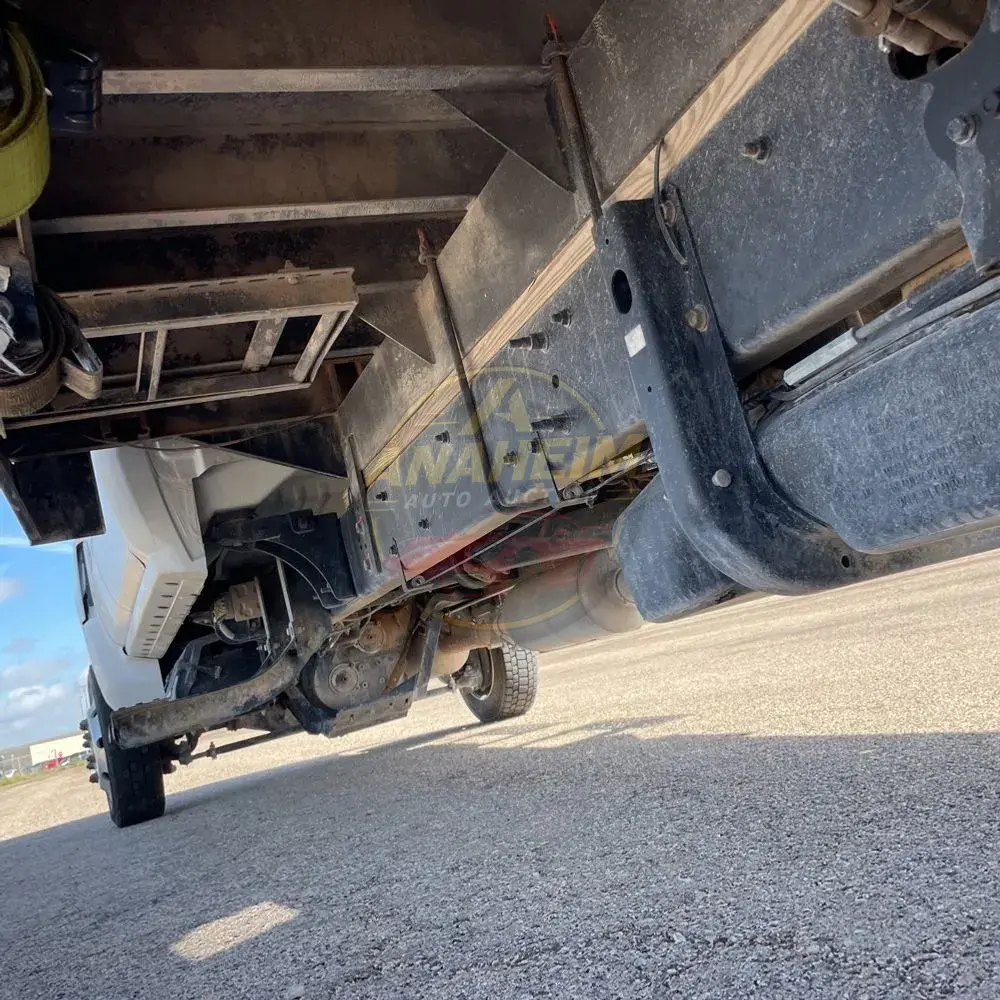 2023 Chevrolet Silverado 5500 W/T