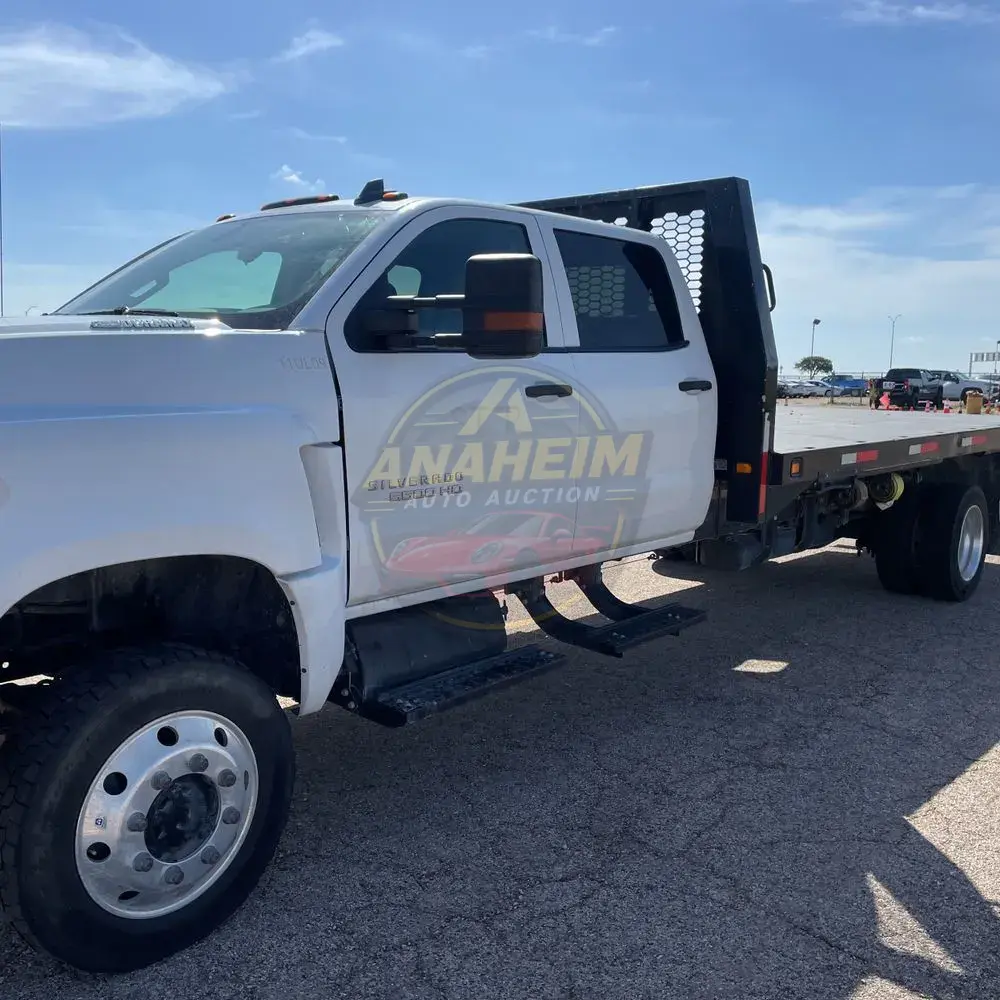 2023 Chevrolet Silverado 5500 W/T