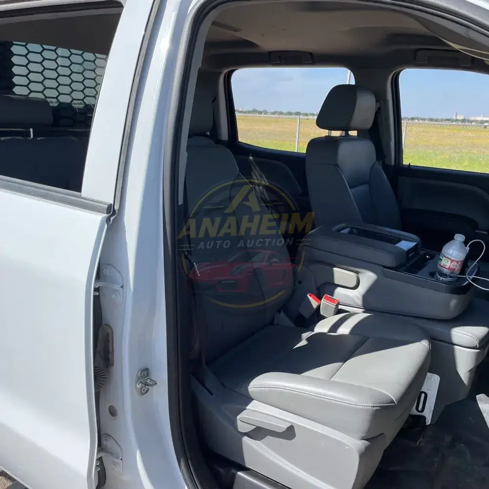 2023 Chevrolet Silverado 5500 W/T