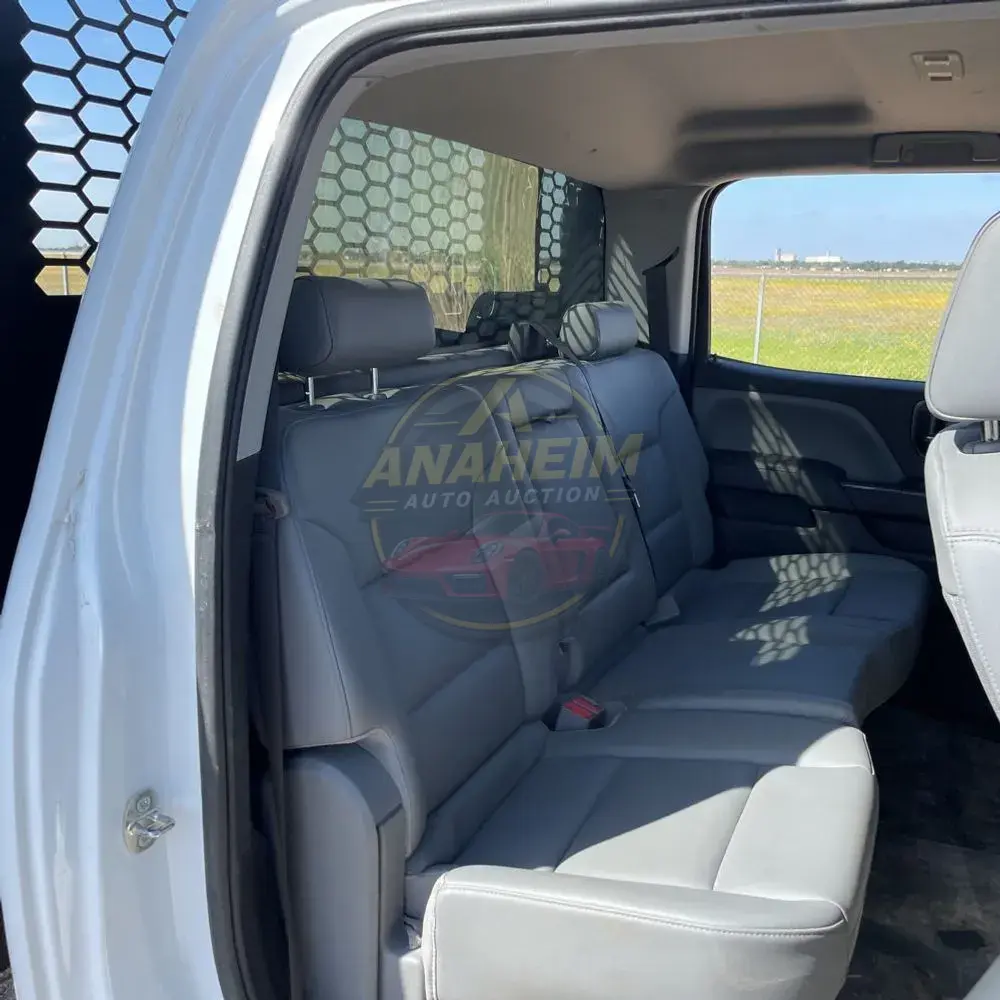 2023 Chevrolet Silverado 5500 W/T