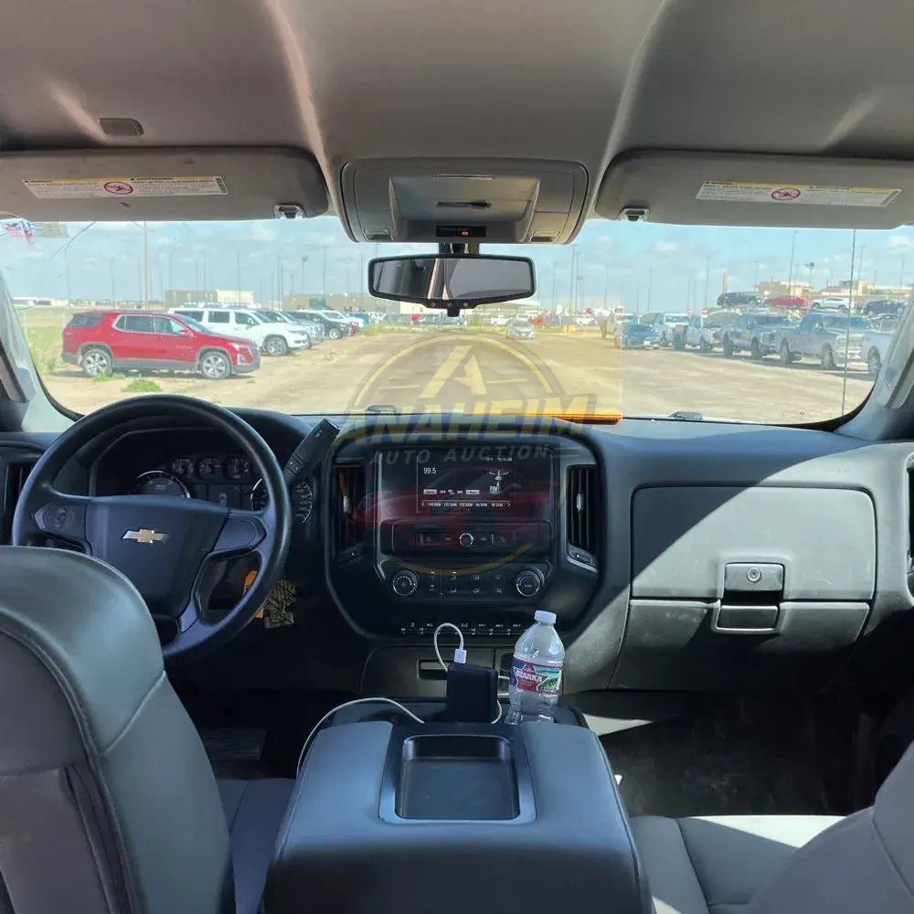 2023 Chevrolet Silverado 5500 W/T