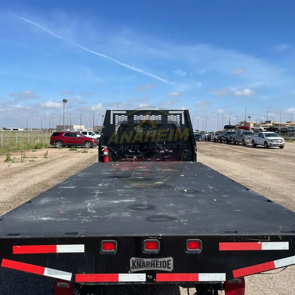 2023 Chevrolet Silverado 5500 W/T