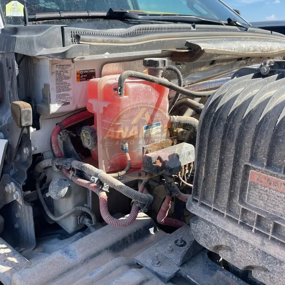 2023 Chevrolet Silverado 5500 W/T