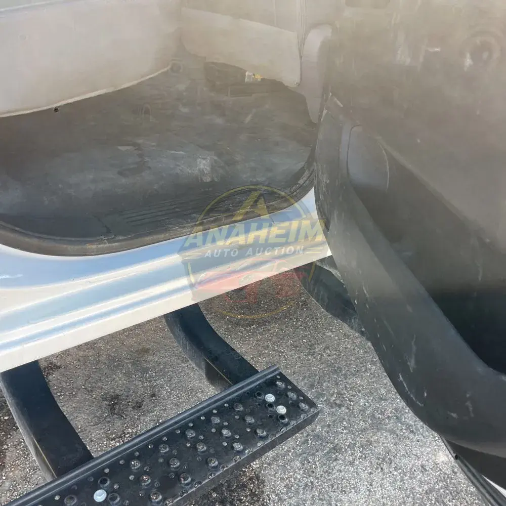 2023 Chevrolet Silverado 5500 W/T