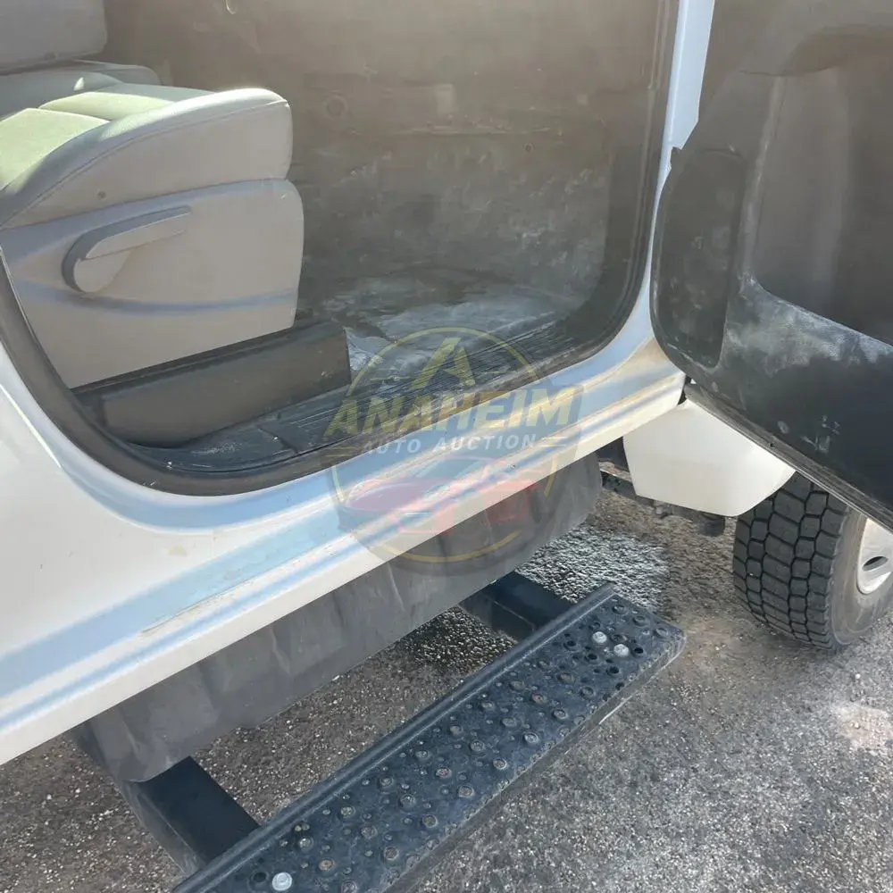 2023 Chevrolet Silverado 5500 W/T