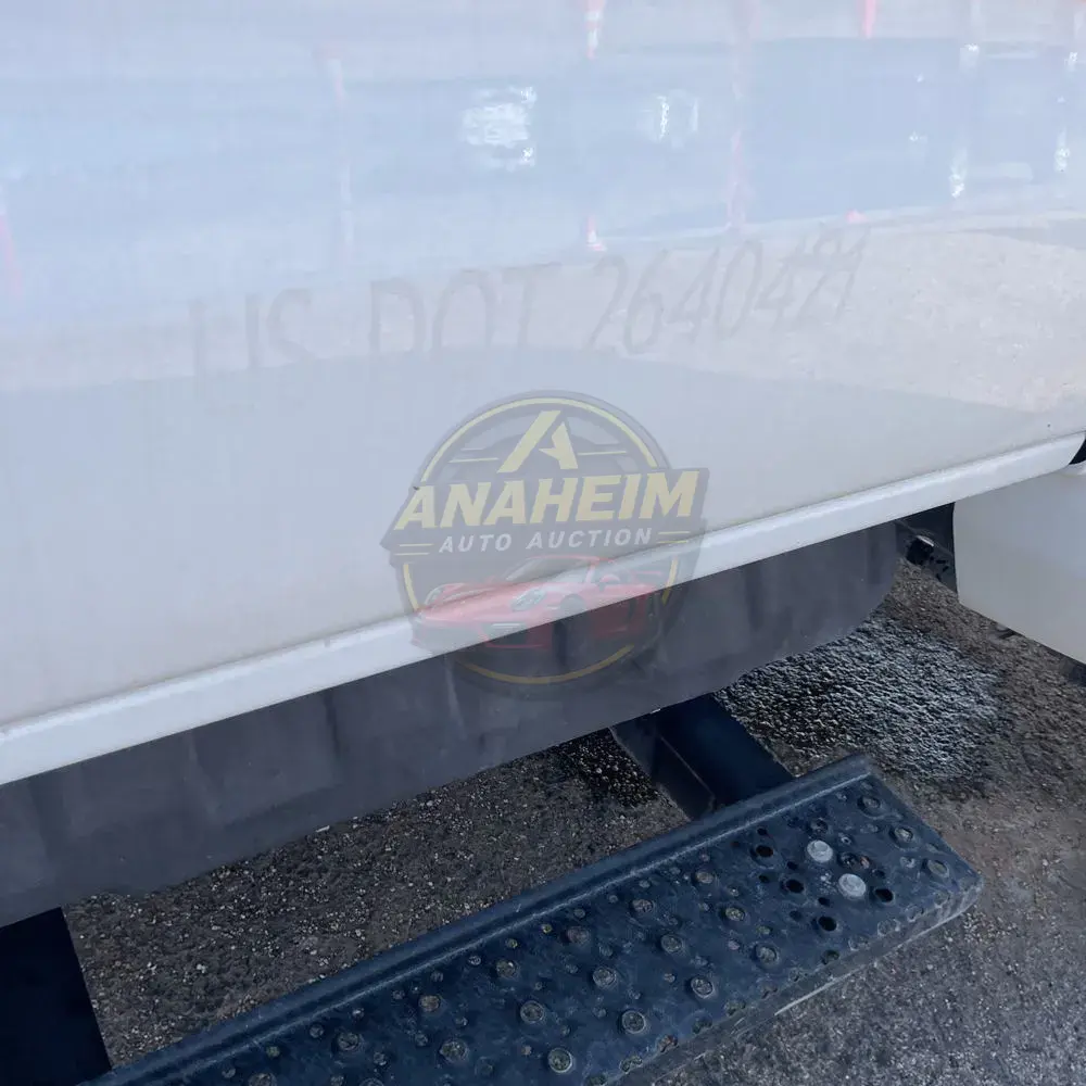 2023 Chevrolet Silverado 5500 W/T