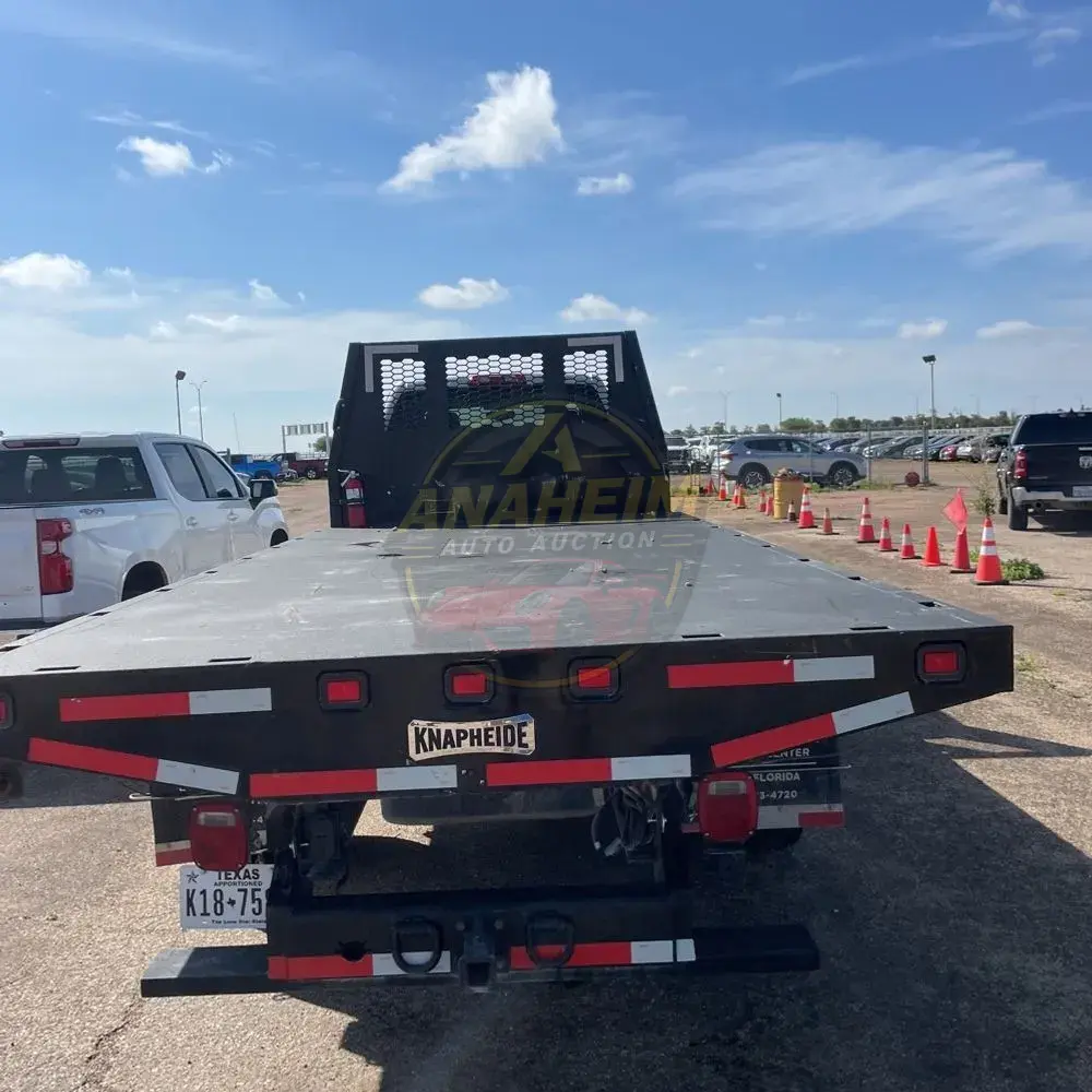 2023 Chevrolet Silverado 5500 W/T