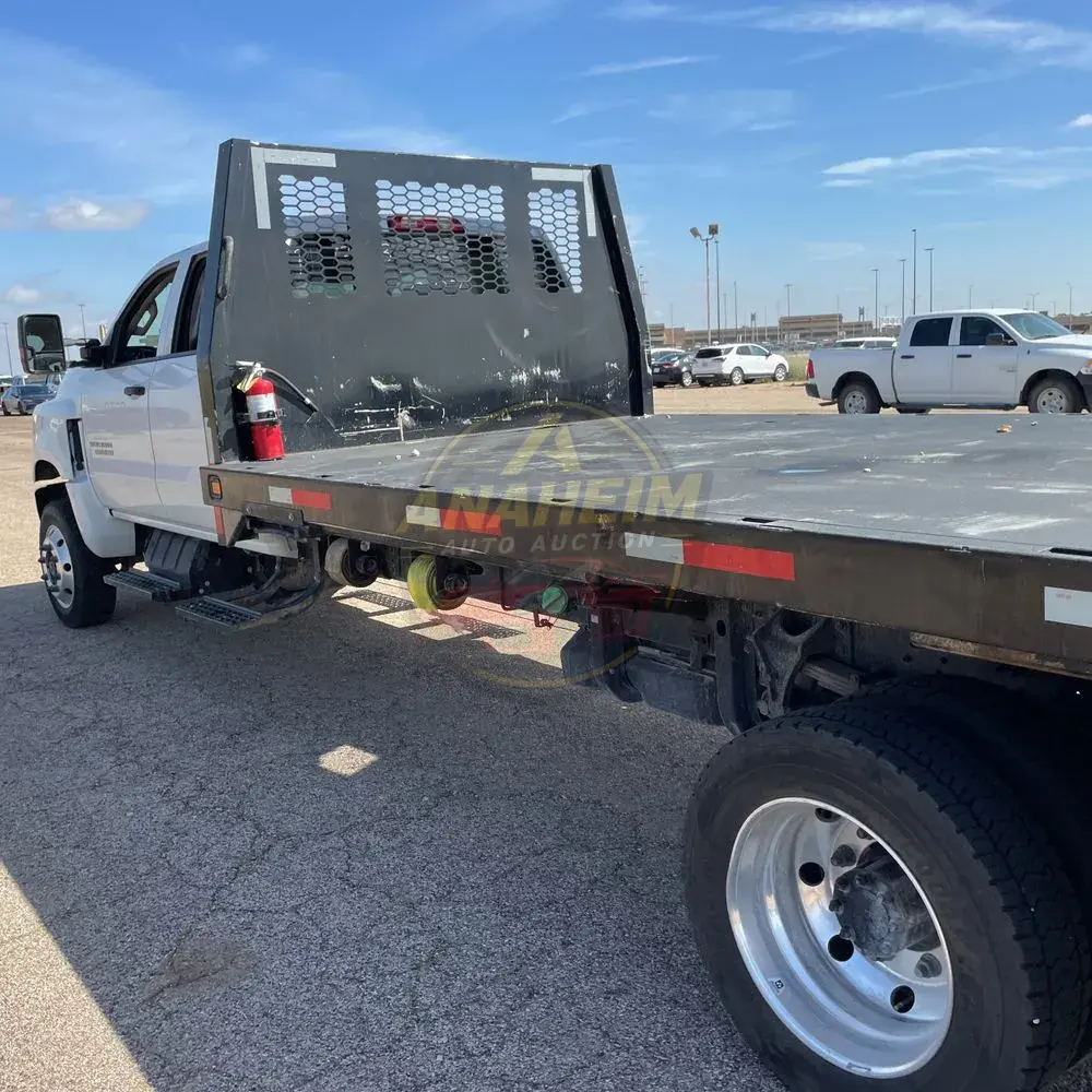 2023 Chevrolet Silverado 5500 W/T