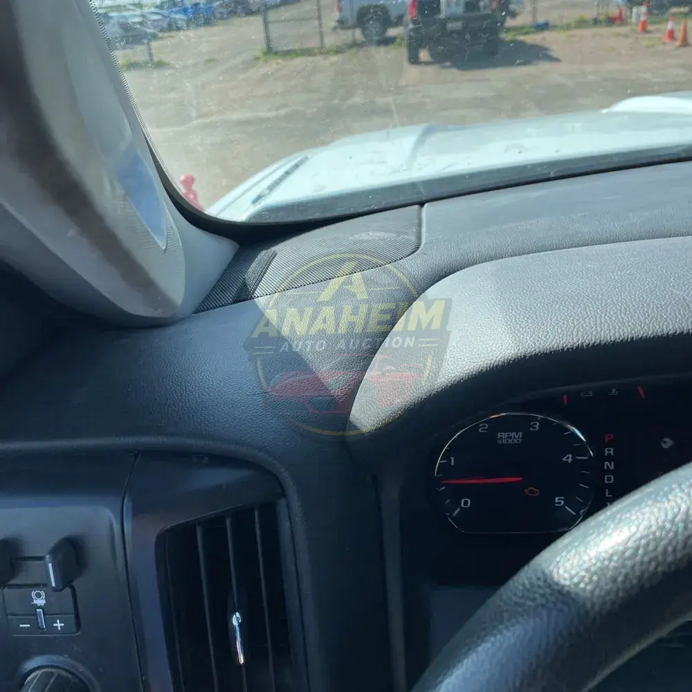 2023 Chevrolet Silverado 5500 W/T