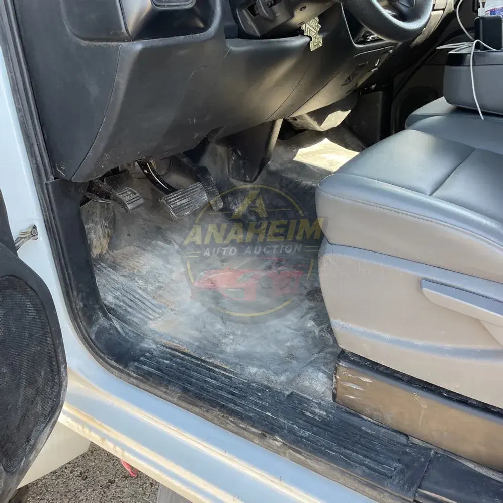 2023 Chevrolet Silverado 5500 W/T