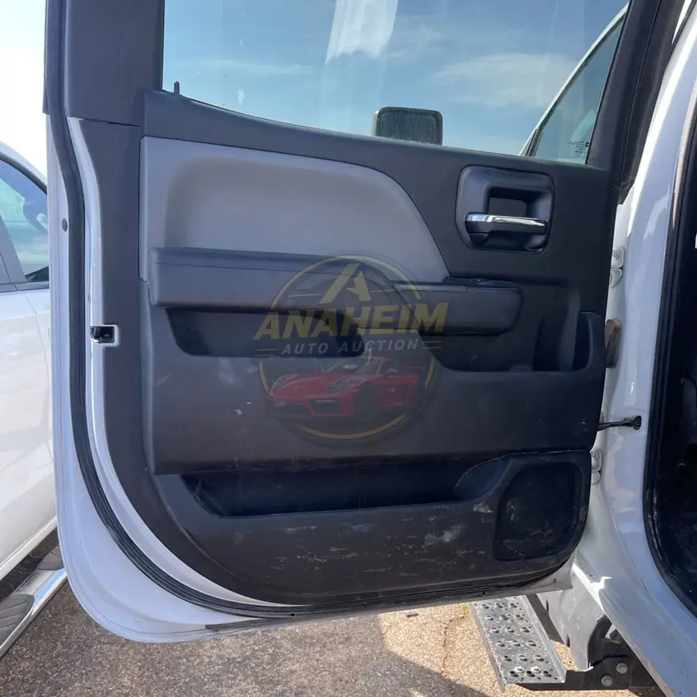 2023 Chevrolet Silverado 5500 W/T