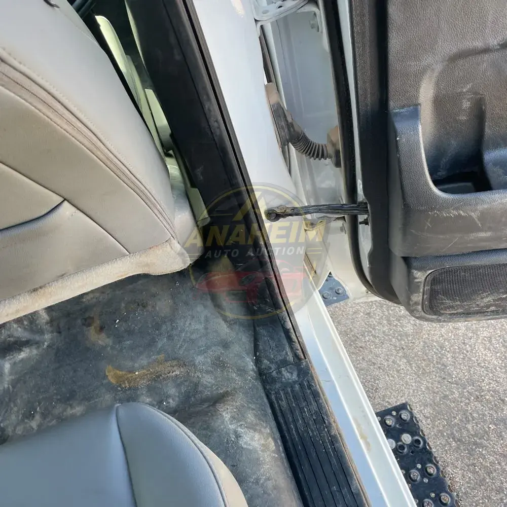 2023 Chevrolet Silverado 5500 W/T