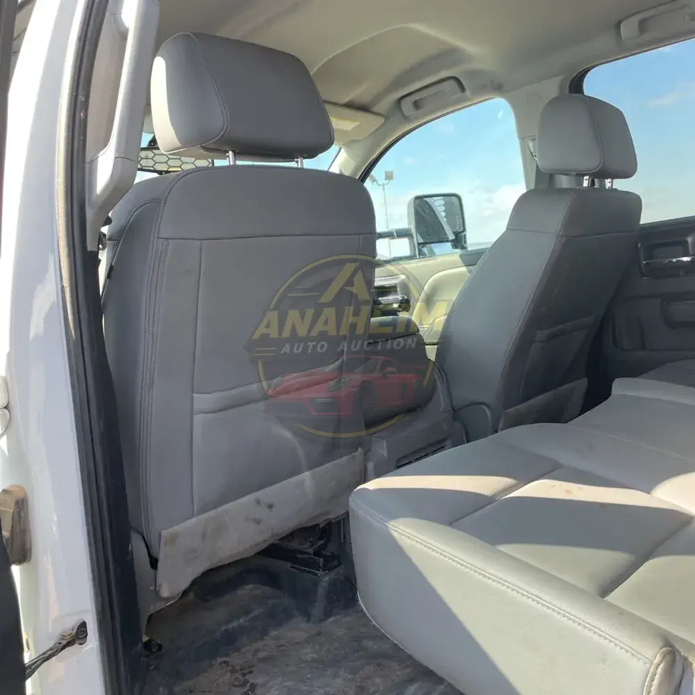 2023 Chevrolet Silverado 5500 W/T