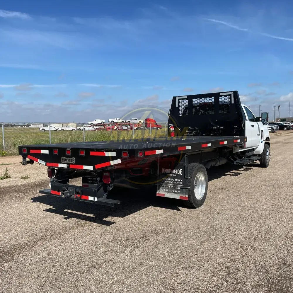 2023 Chevrolet Silverado 5500 W/T