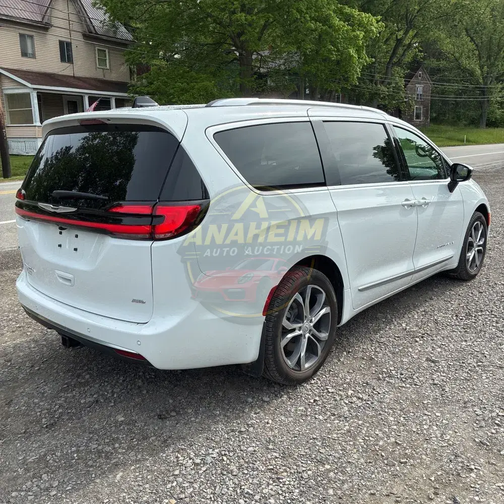 2026 Chrysler Pacifica Pinnacle AWD
