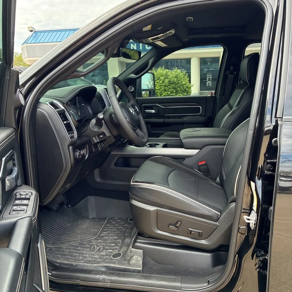 2026 Ram 3500 Laramie Mega Cab 4x4 6'4" Box