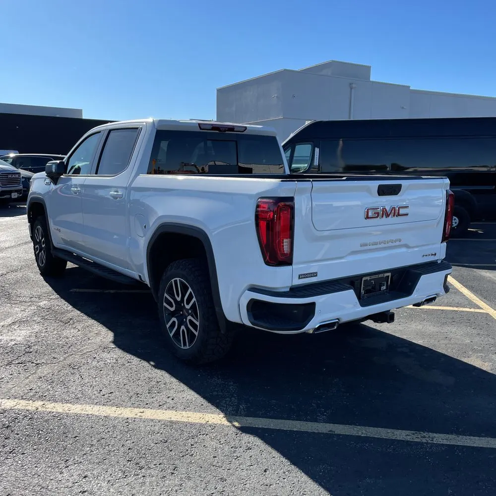 2025 GMC Sierra 1500 AT4