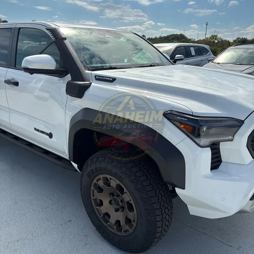 2025 Toyota Tacoma Trailhunter HV