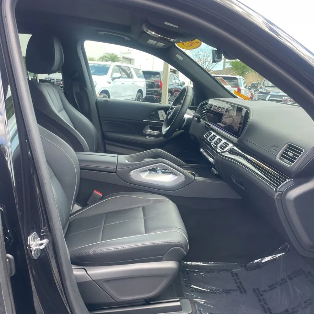 2025 Mercedes-Benz GLS 580 4MATIC