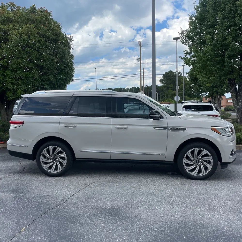 2023 Lincoln Navigator Reserve